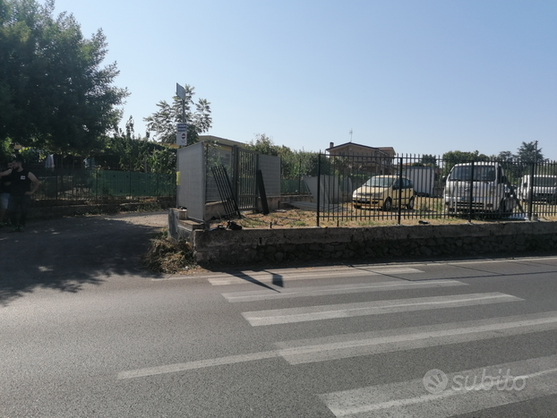 Piazzale espositivo circa 900mq