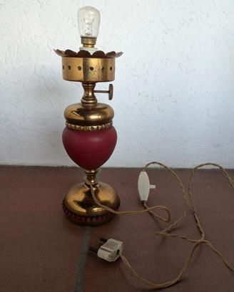 antica lampada da tavolo