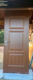 Porta blindata  in noce 