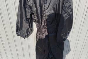 Tuta guanti e copri scarpe anti pioggia 