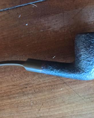 Pipe di varie marche e forme