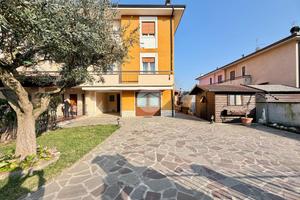 PORZIONE DI QUADRIFAMILIARE A DELLO