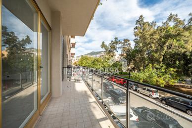 9 vani, primo piano, Via Marchese Ugo 30