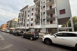 2 LOCALI A BRESCIA