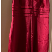 Vestito rosso in raso