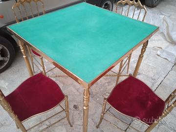 tavolo vintage con sedie