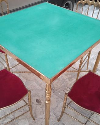 tavolo vintage con sedie