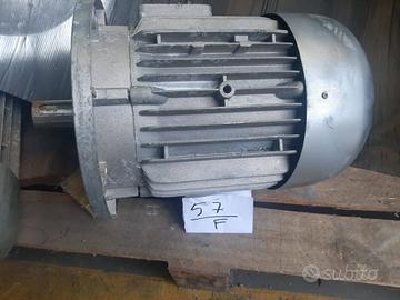 3 MOTORI BONFIGLIOLI 5,5KW 2800GIRI  N57