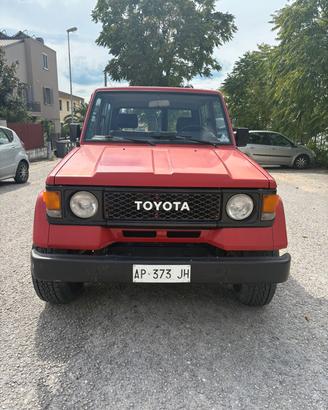 Toyota land cruiser lj70 2.4 