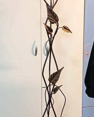 piantana in ferro battuto con bocce in vetro