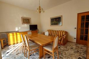 Pantano autonomo 3 camere 2 garage soffitta terraz