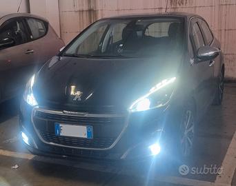 Peugeot 208 benz.82cv più GPL perfetta