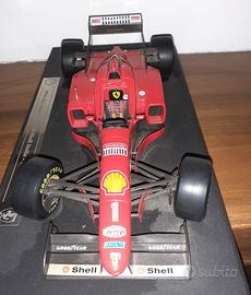 Vari modellini macchinine collezione Ferrari
