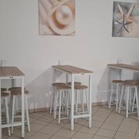 tavoli e sgabelli 