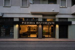 Nuovo locale commerciale pizzeria ristorante
