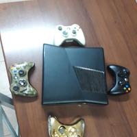 Xbox 360 Slim + 12 giochi + accessori