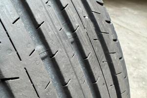 Treno Gomme estive nuove dunlop 225/55/R18