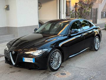 Alfa Romeo Giulia 2.2 TD 160CV NAVI LED - 2019