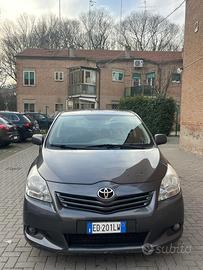 Toyota verso 7 posti 327 000 4759