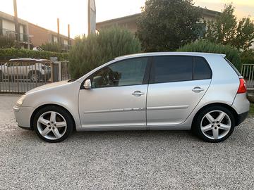 VW GOLF 5ª serie 1.6 Benzina-Gpl