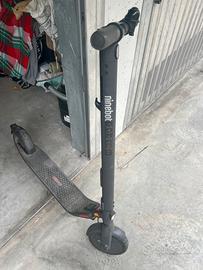monopattino elettrico SEGWAY-NINEBOT  E25E