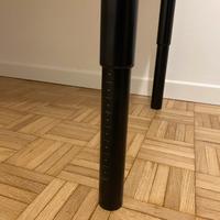 Scrivania angolare IKEA LINNMON nera