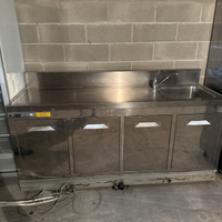Banco per cucine  refrigerato con lavabo e motore.