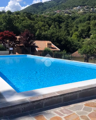 CASA SEMINDIPENDENTE A TAVERNOLA BERGAMASCA