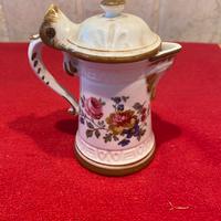 Teiera in porcellana miniatura