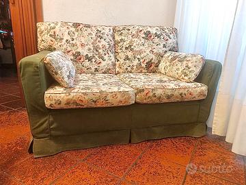 Due divani (uno con letto incorporato)