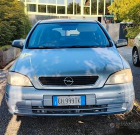 automobile opel  astra