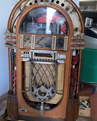 Wurlitzer 1015 jukebox