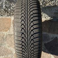 Pneumatici 195/60r15 con cerchi