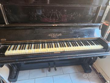 pianoforte a muro