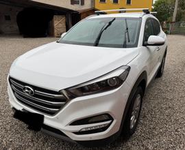 Hyundai Tucson 1.7 Xpossible bianca 2015