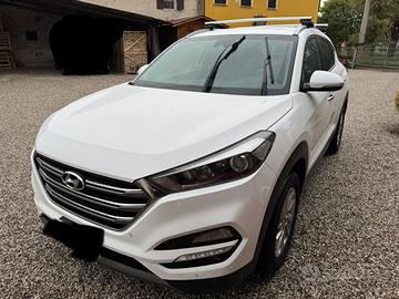 Hyundai Tucson 1.7 Xpossible bianca 2015