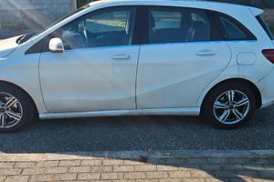 MERCEDES CLASSE B180