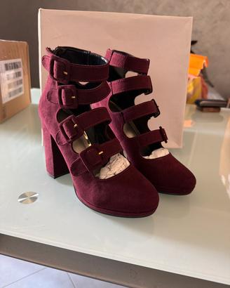 Scarpe con tacco multi-fibbia bordeaux 👠
