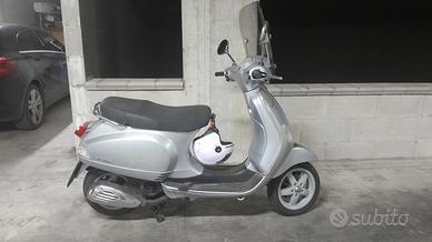 Piaggio Vespa 150 LX