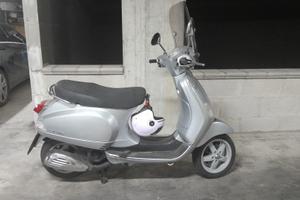 Piaggio Vespa 150 LX