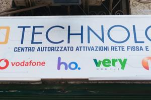 Negozio telefonia e informatica