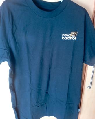 t shirt new Balance taglia L