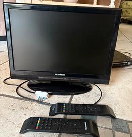 Televisione e 2 telecomandi