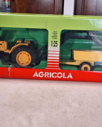 Trattore Silver Line 1:25 + forca da fieno e carro