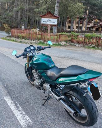 honda hornet 600cc  anno 2005 