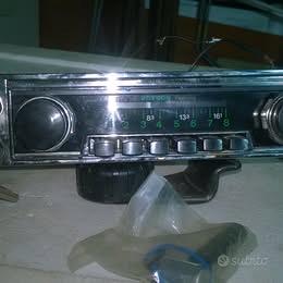 Autoradio Voxon estraibile a chiave primi anni 60