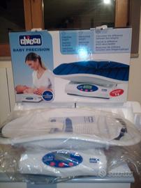 Bilancia pesa neonati