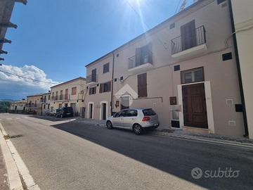 VILLA A SCHIERA A PENNA SANT'ANDREA