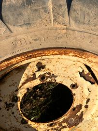 Gomme e cerchi trattore