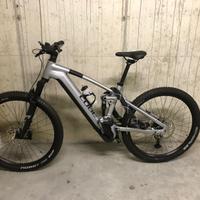 Ebike cube stero 120 race 750